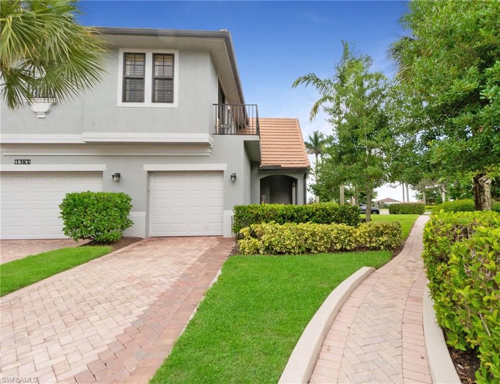 1383 Artesia DR E 701 NAPLES, FL 34113