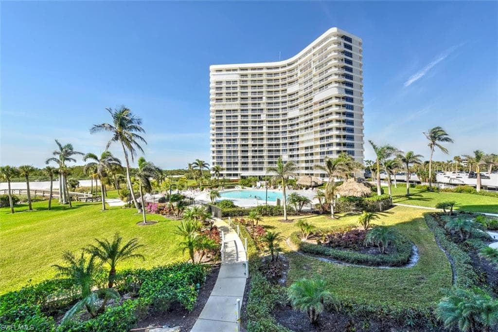 260 SEAVIEW CT 210 MARCO ISLAND, FL 34145