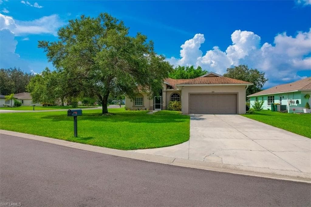 3271 Lemon LN NAPLES, FL 34120