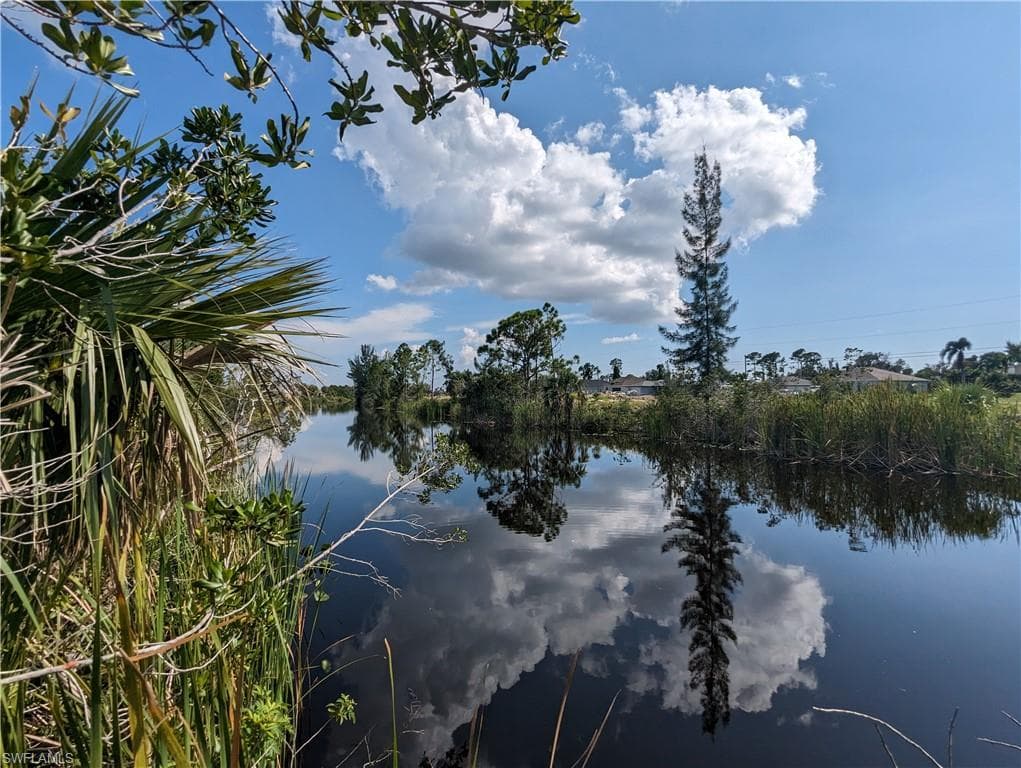 3912 NE 17th AVE CAPE CORAL, FL 33909