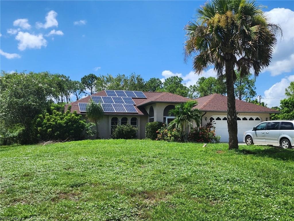 117 Columbus AVE LEHIGH ACRES, FL 33936