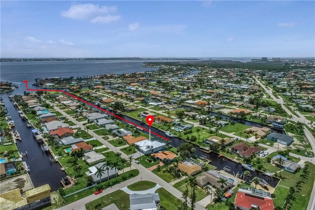 5318 Colonade CT CAPE CORAL, FL 33904