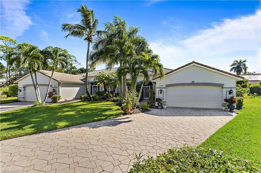 1228 Chelmsford CT 72 NAPLES, FL 34104