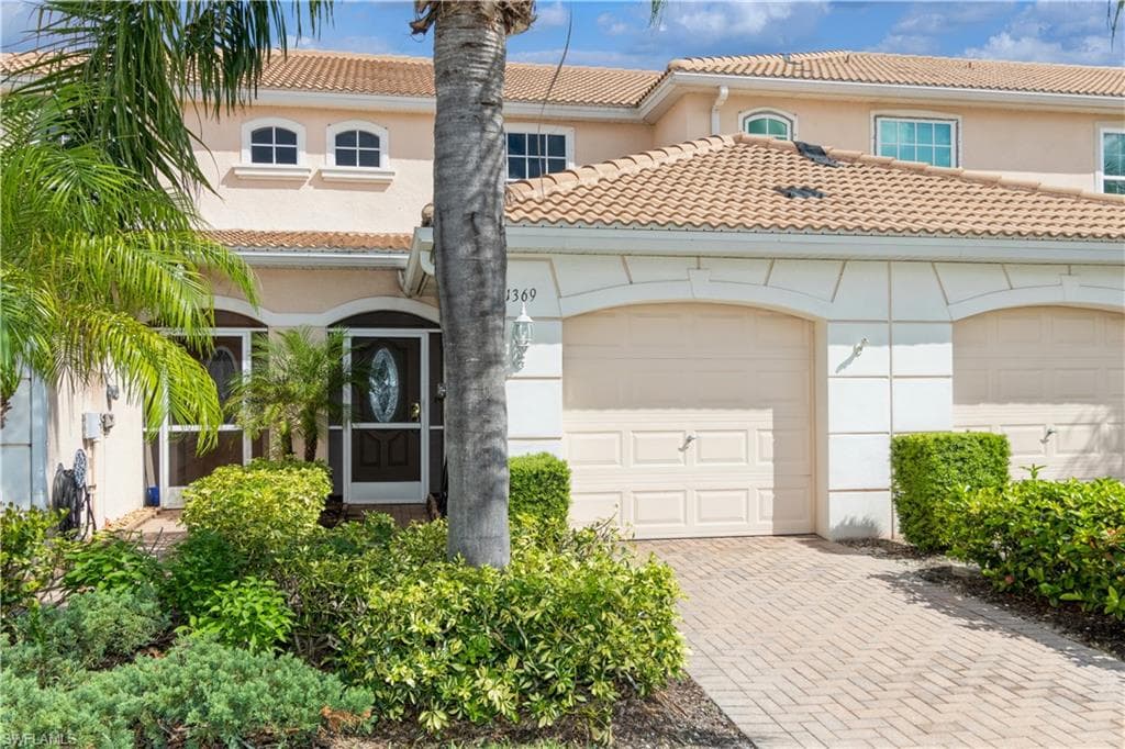 1369 Weeping Willow CT CAPE CORAL, FL 33909