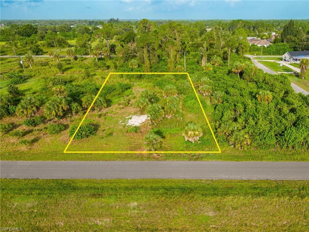 1821 Hines AVE LEHIGH ACRES, FL 33972