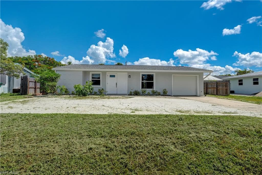 4825 Cortez CIR NAPLES, FL 34112