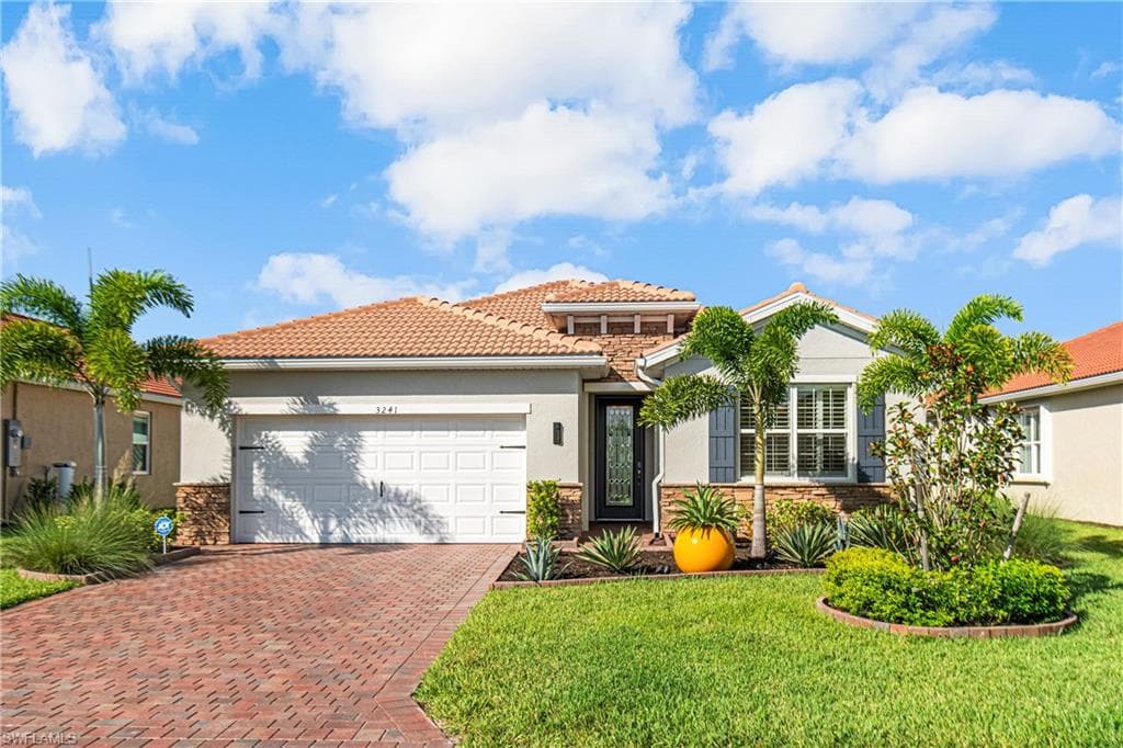 3241 Apple Blossom DR ALVA, FL 33920