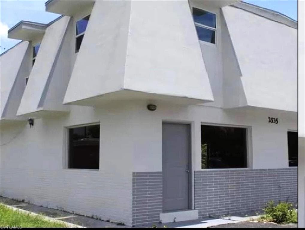 2535 Parkway ST FORT MYERS, FL 33901