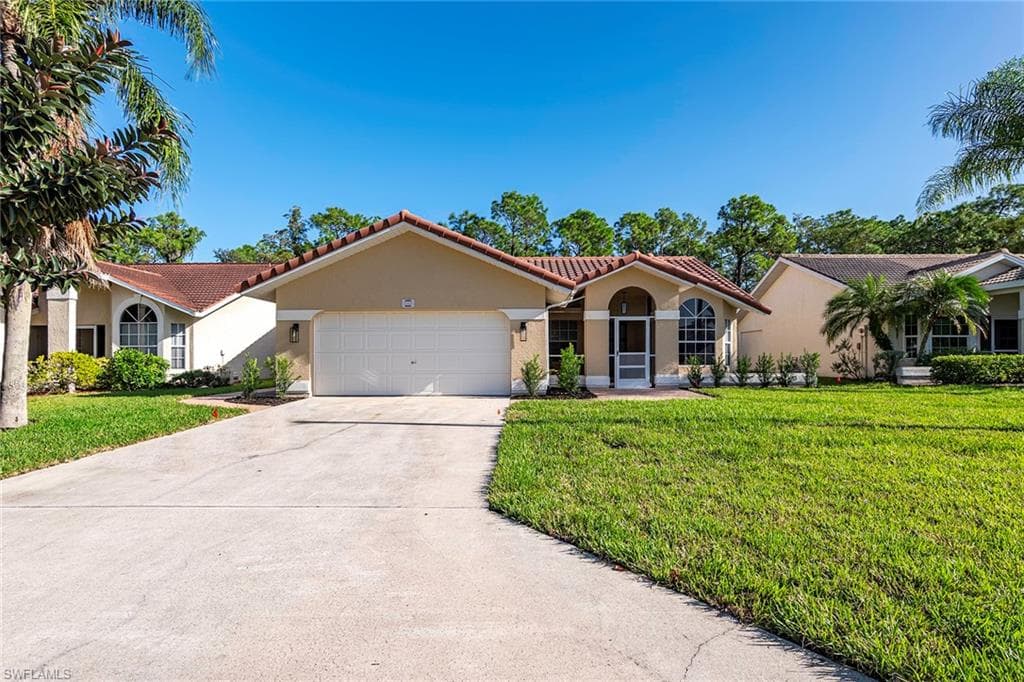 113 Saint James WAY S NAPLES, FL 34104