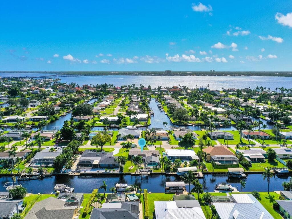 5236 Willow CT CAPE CORAL, FL 33904