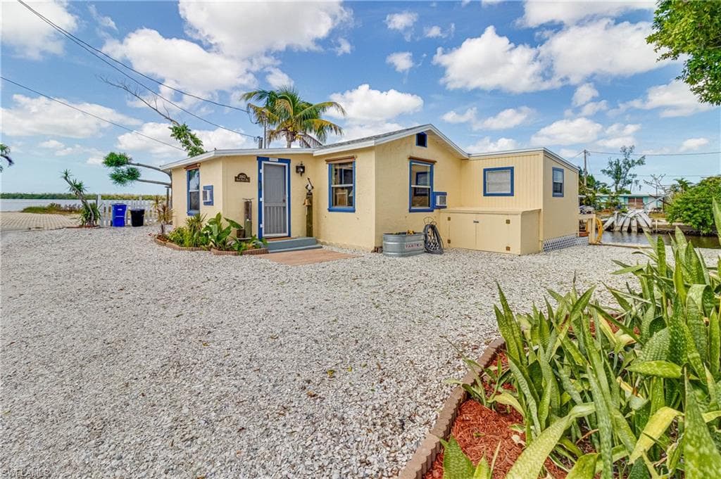 2662 Coco Plum DR MATLACHA, FL 33993