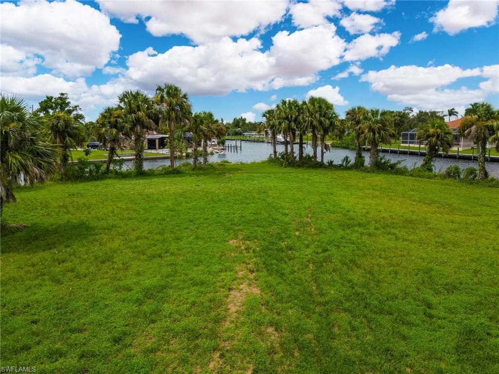 13466 Caribbean BLVD FORT MYERS, FL 33905