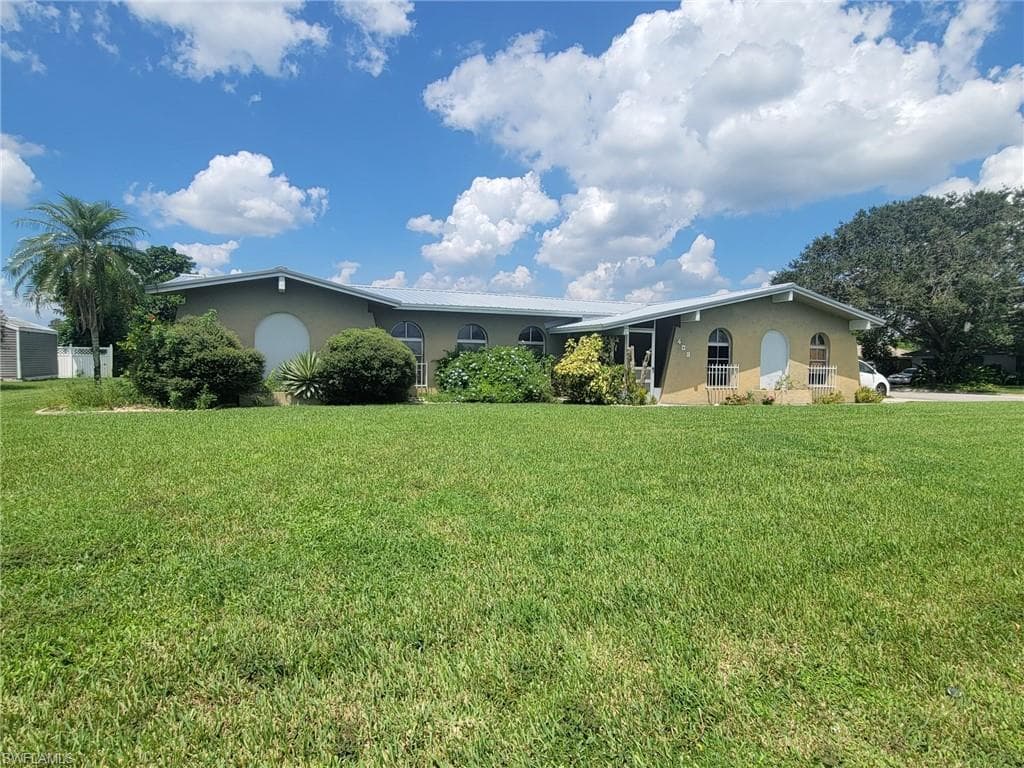 409 Parkside ST LEHIGH ACRES, FL 33936