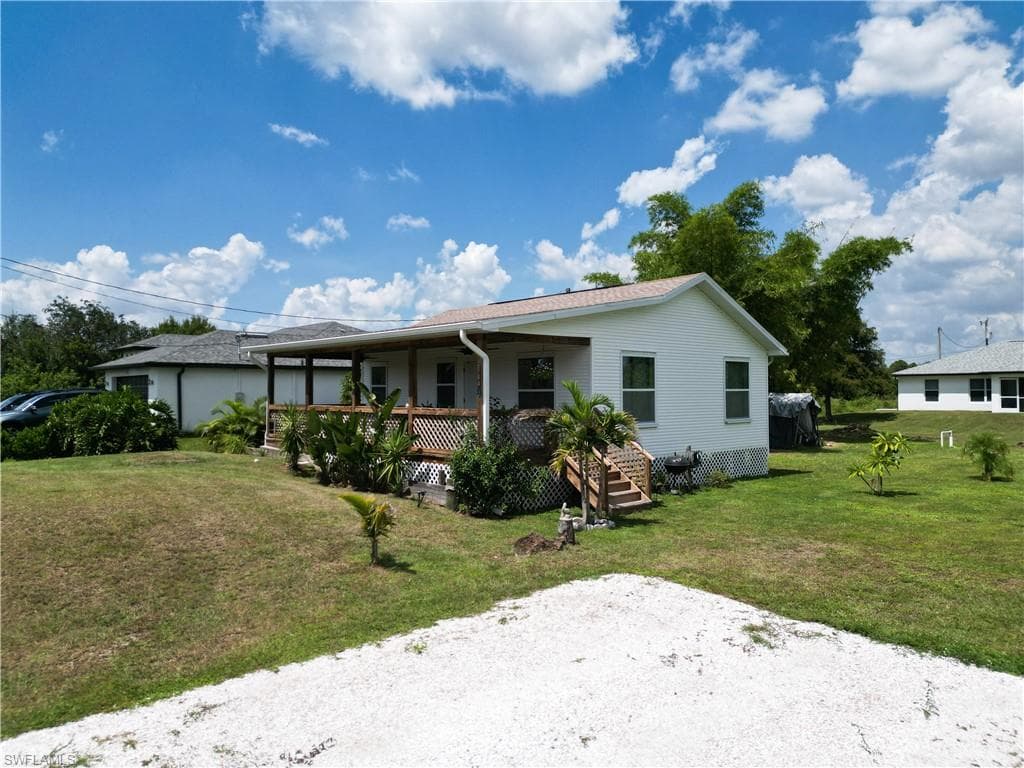 2704 21st ST W LEHIGH ACRES, FL 33971