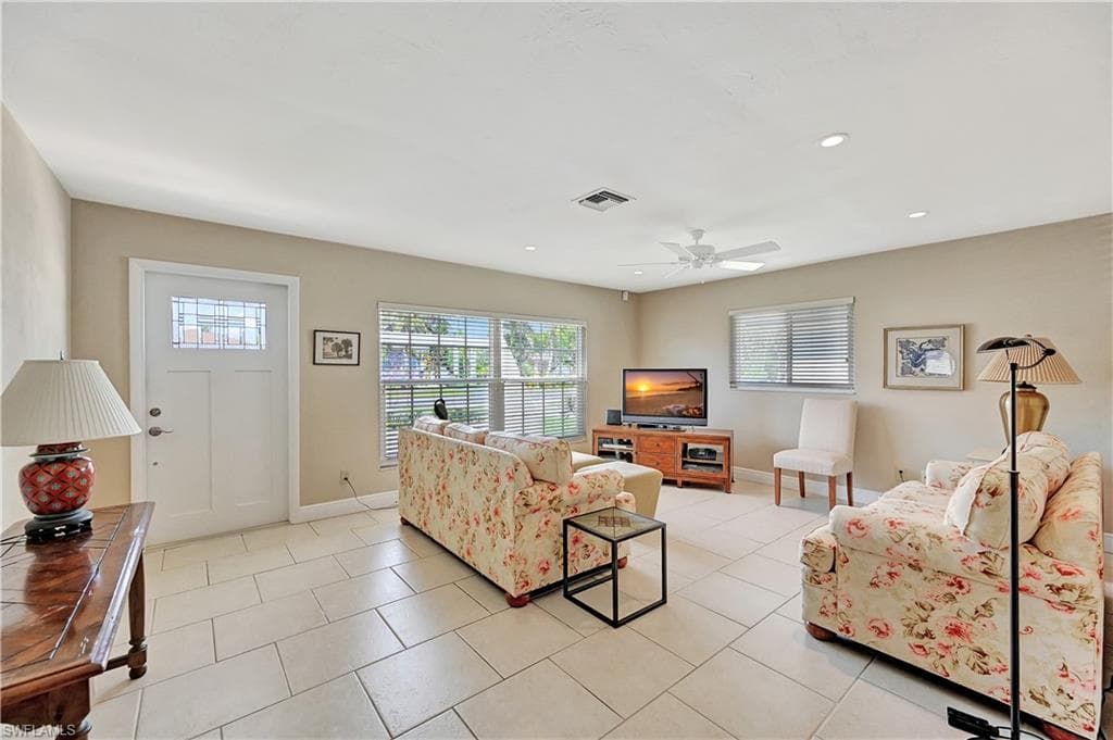 766 109th AVE N NAPLES, FL 34108