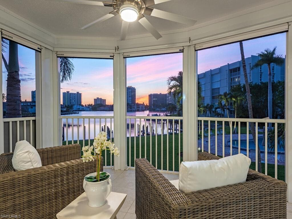 400 Park Shore DR 200 NAPLES, FL 34103