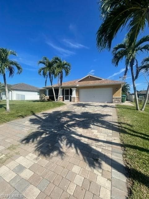 829 SW 37th TER CAPE CORAL, FL 33914