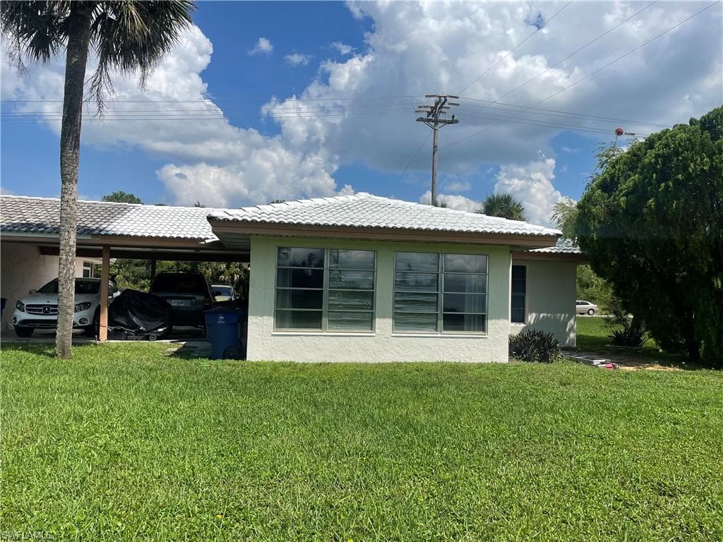 217 Beth Stacey BLVD LEHIGH ACRES, FL 33936