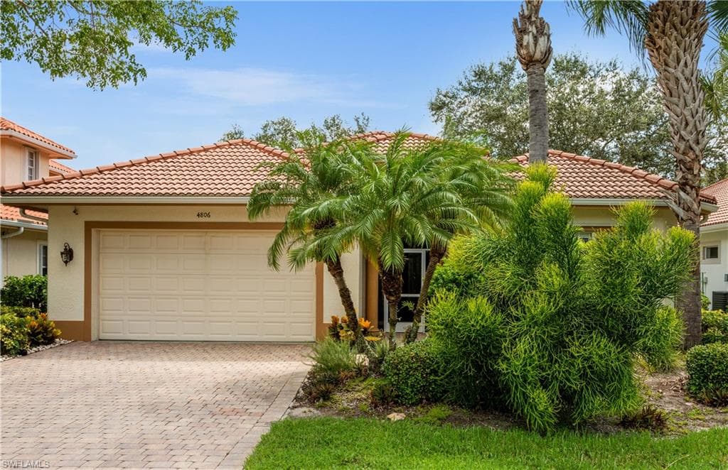 4806 Europa DR NAPLES, FL 34105