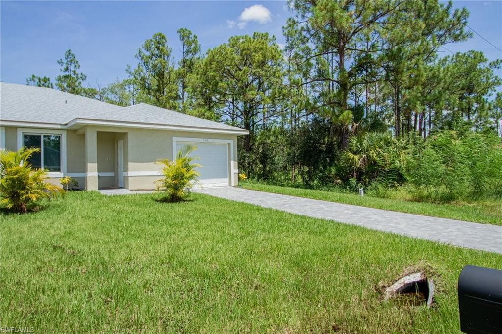 352 Justice AVE LEHIGH ACRES, FL 33972