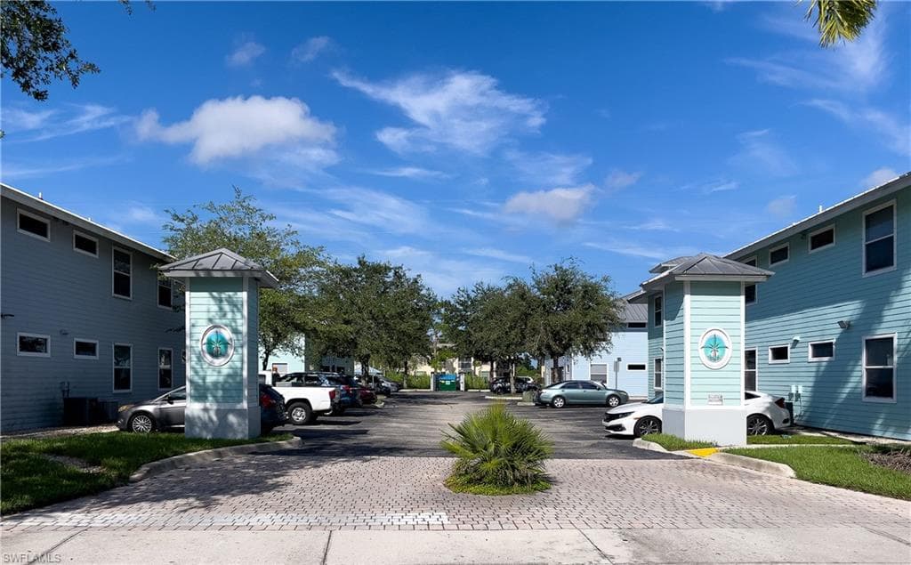 1040 Hancock Creek South BLVD 103 CAPE CORAL, FL 33909