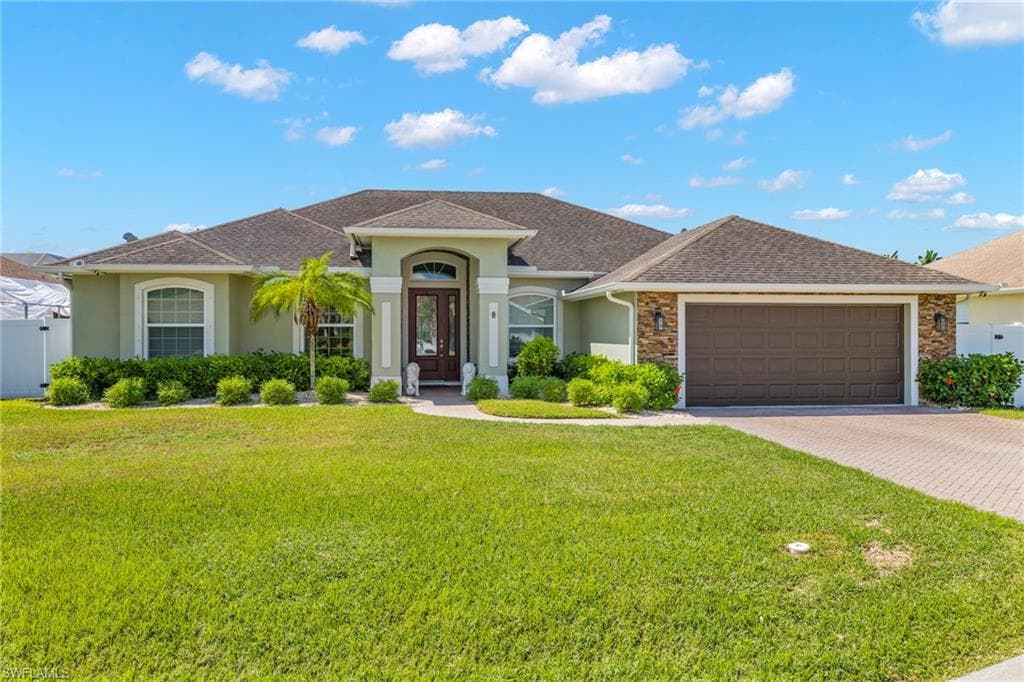 22 Mentor DR NAPLES, FL 34110