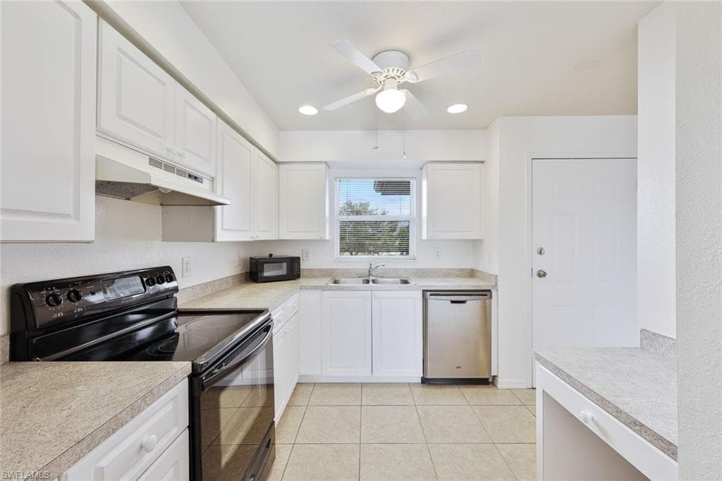 3752 Santa Barbara BLVD 202 CAPE CORAL, FL 33914