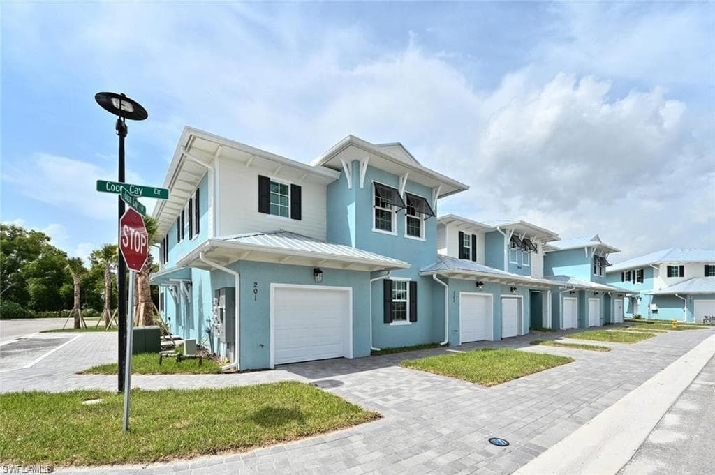 26430 COCO CAY CIR 101 BONITA SPRINGS, FL 34135