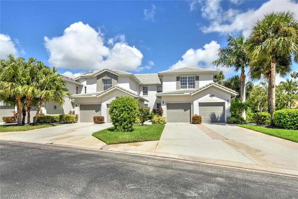 8385 Whisper Trace LN N-103 NAPLES, FL 34114