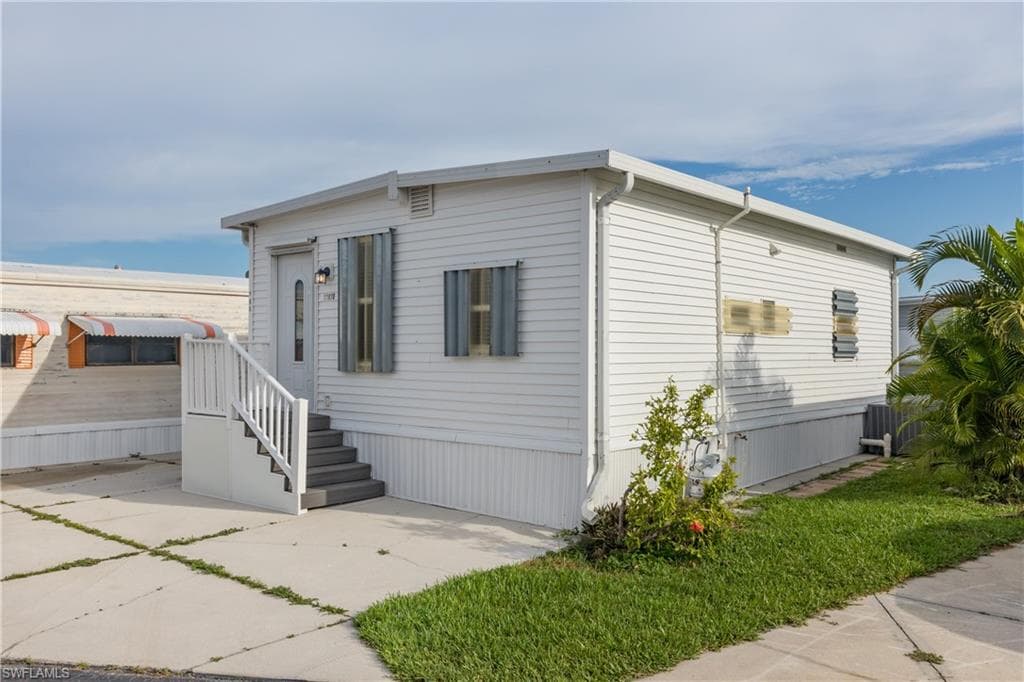 11620 Blue Warbler DR FORT MYERS, FL 33908