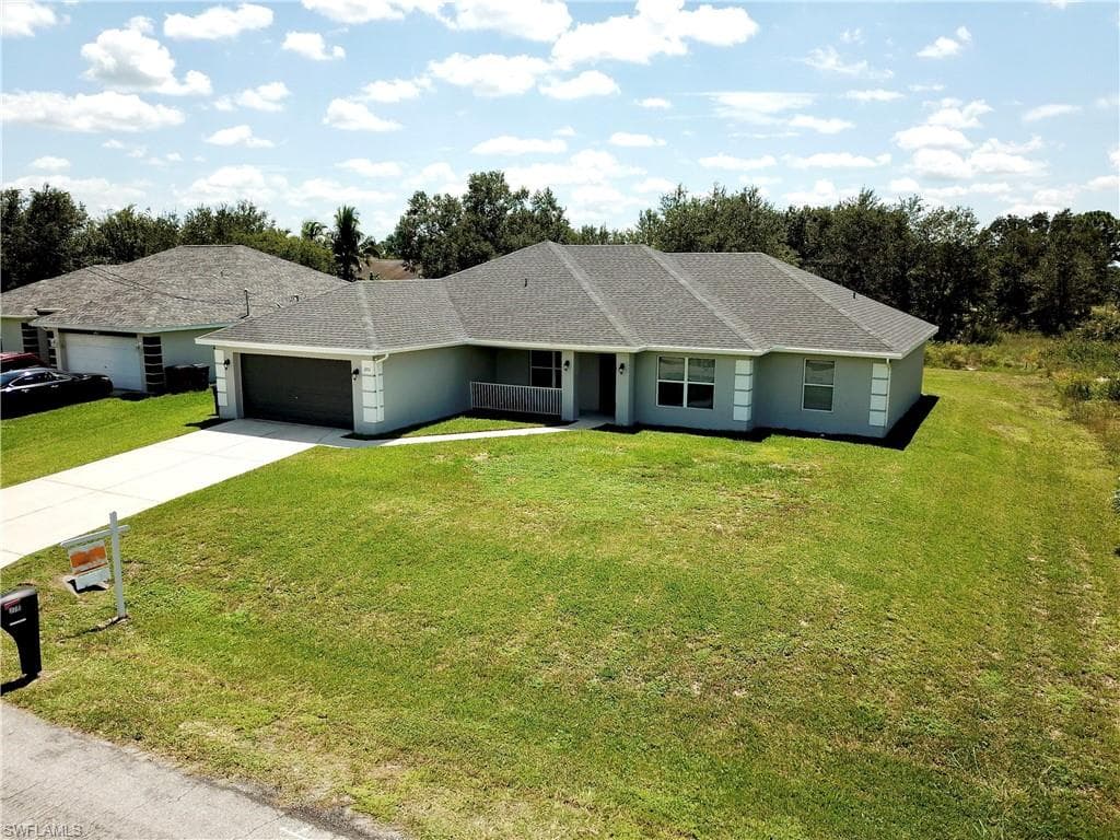 2711 48th ST W LEHIGH ACRES, FL 33971
