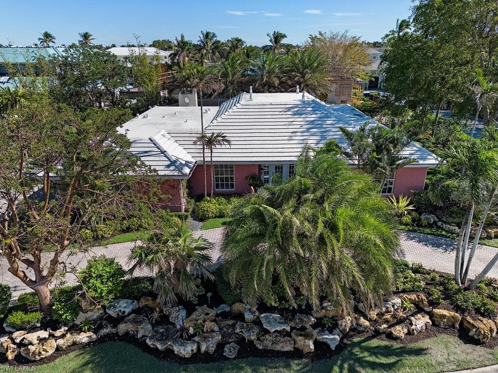 13 SABRE LN NAPLES, FL 34102