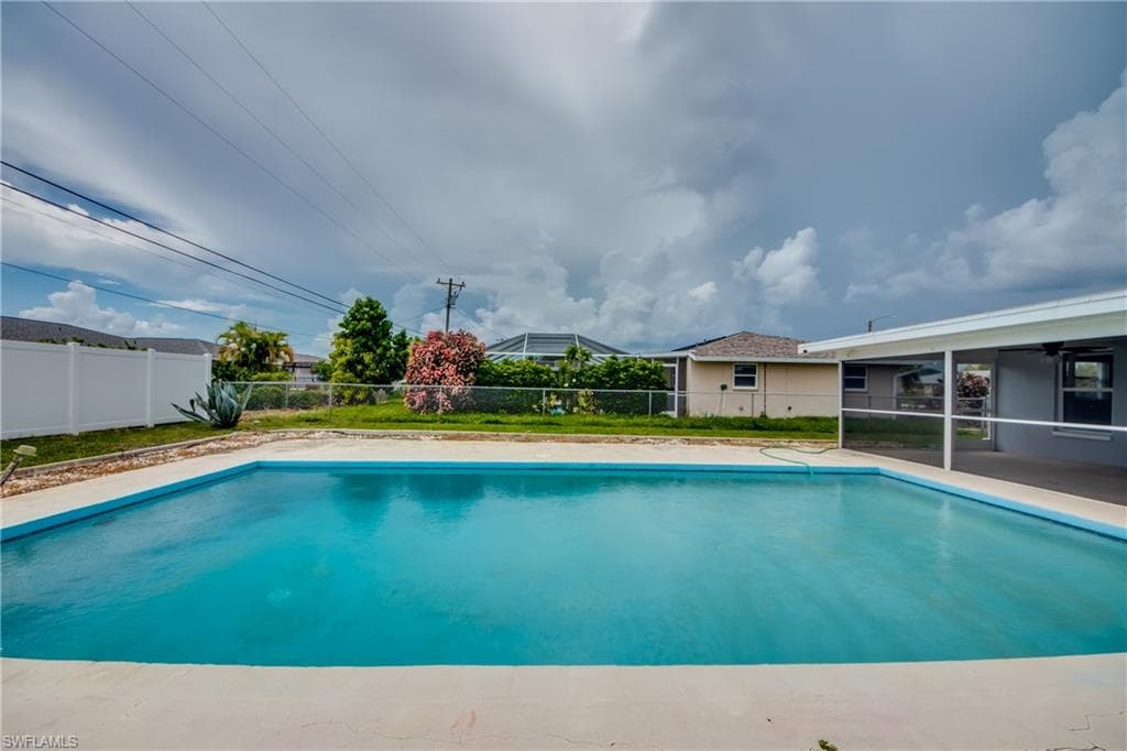 1408 SE 37th ST CAPE CORAL, FL 33904