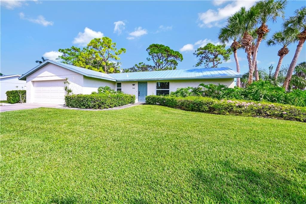 2265 Outrigger LN NAPLES, FL 34104