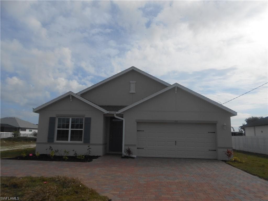 181 Nelson RD N CAPE CORAL, FL 33993
