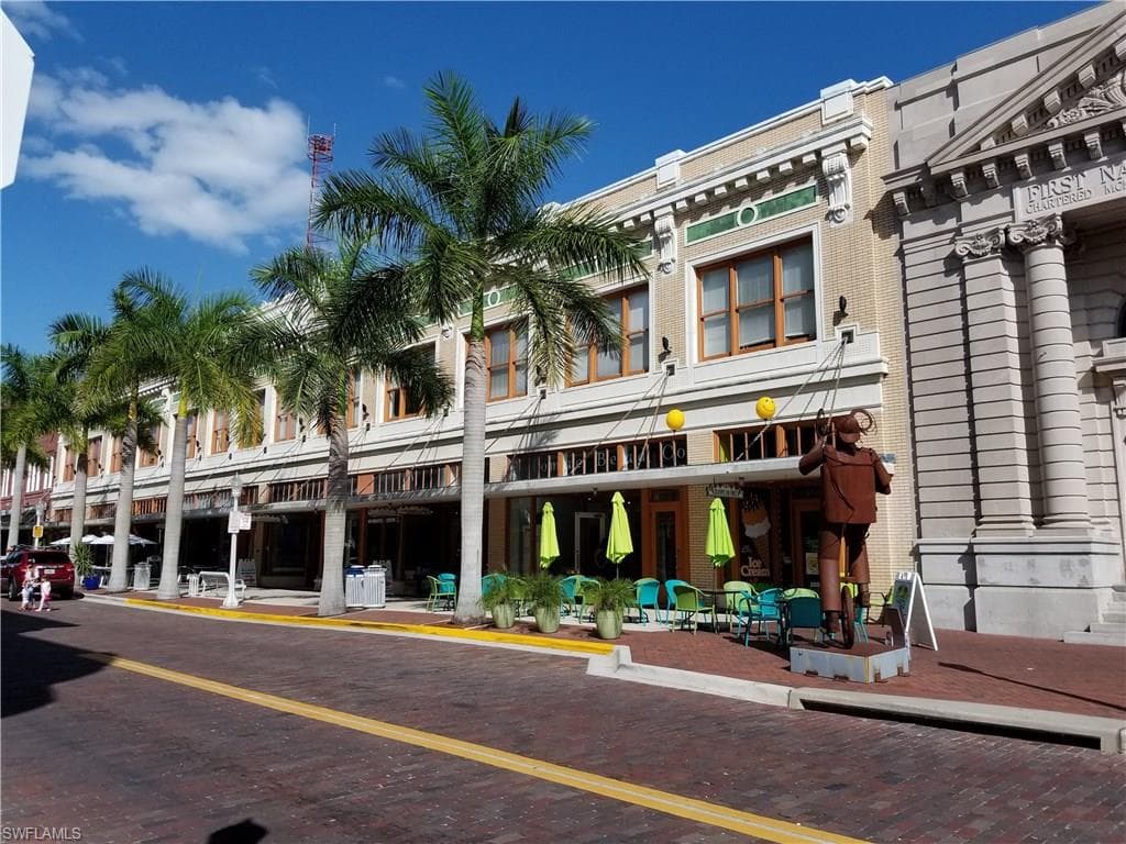 2260 First ST 211 FORT MYERS, FL 33901