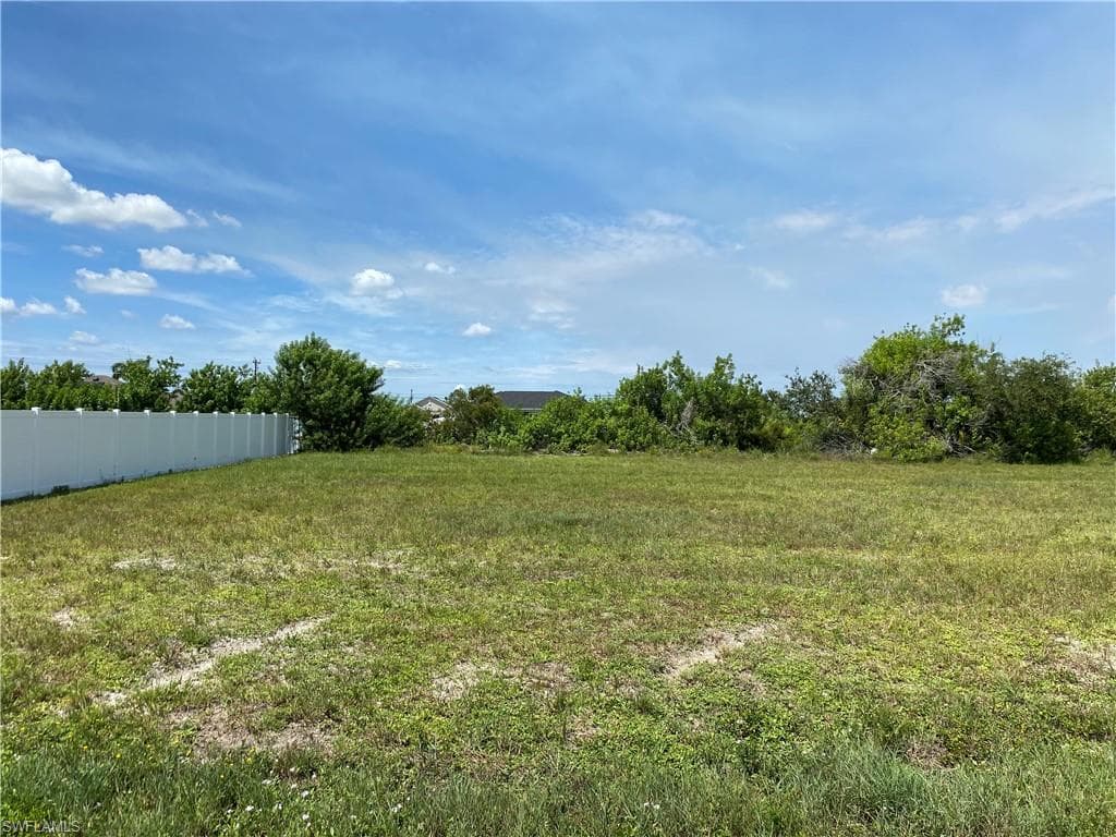2322 NE 6th AVE CAPE CORAL, FL 33909