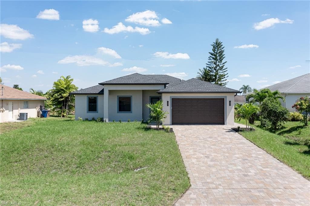 908 Champion AVE LEHIGH ACRES, FL 33971