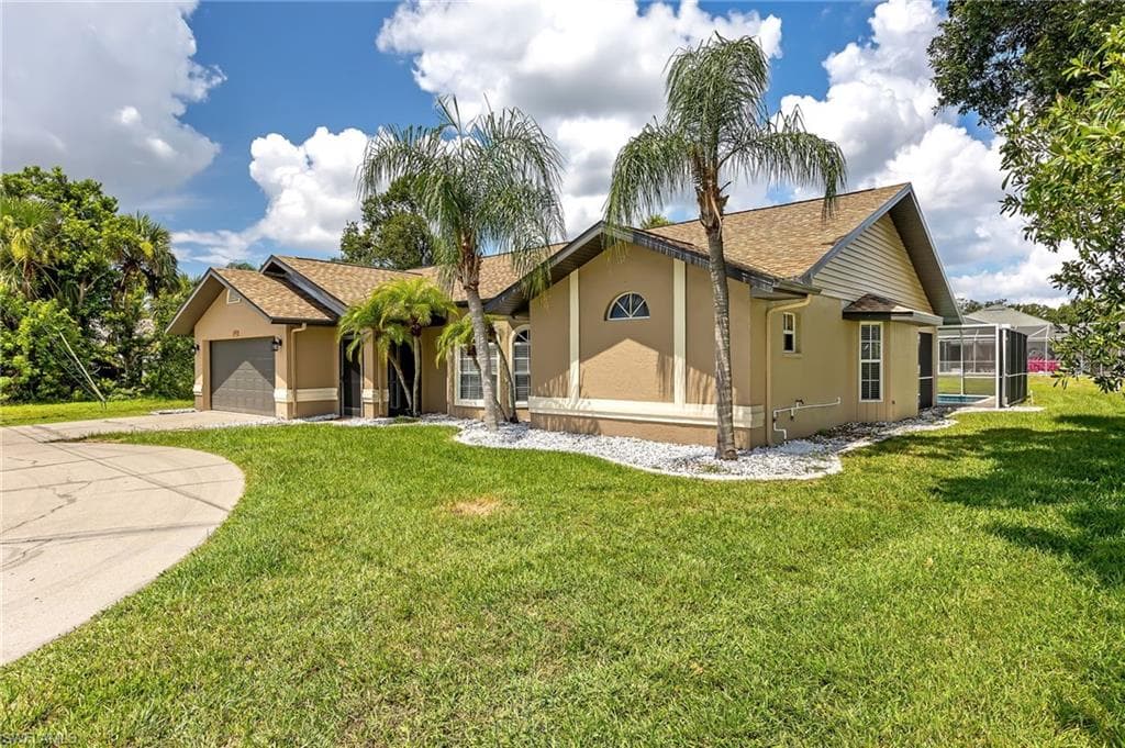 195 Uruguay DR PUNTA GORDA, FL 33983