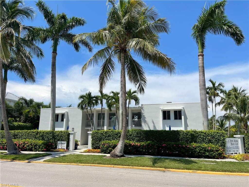 175 5th AVE S 9  (202) NAPLES, FL 34102