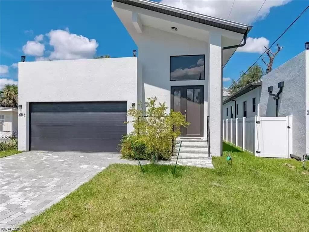3013 Lunar ST NAPLES, FL 34112