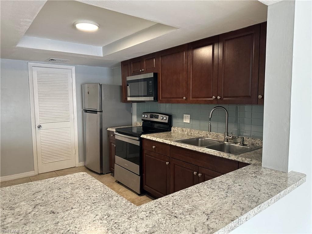 2264 Winkler AVE 313 FORT MYERS, FL 33901