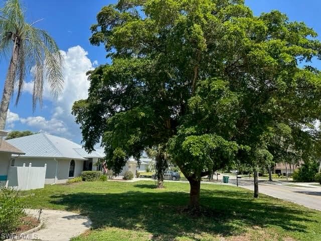 2285 River Reach DR NAPLES, FL 34104