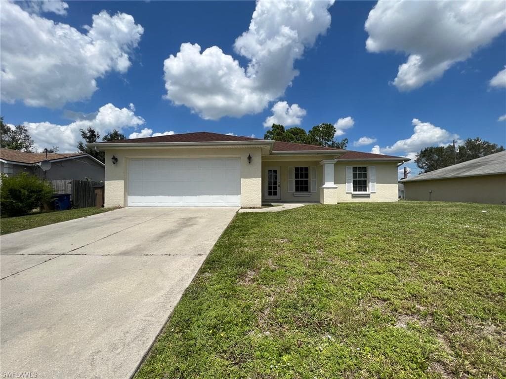 5206 Lee ST LEHIGH ACRES, FL 33971