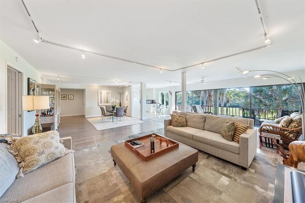 107 Clubhouse DR 259 NAPLES, FL 34105