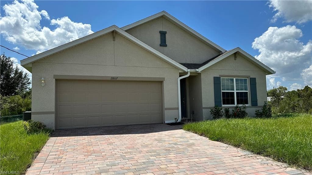 2807 67th ST W LEHIGH ACRES, FL 33971