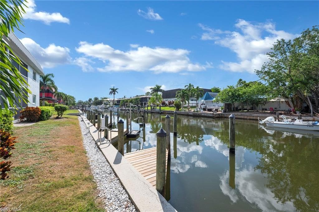 1320 Blue Point AVE 7 NAPLES, FL 34102