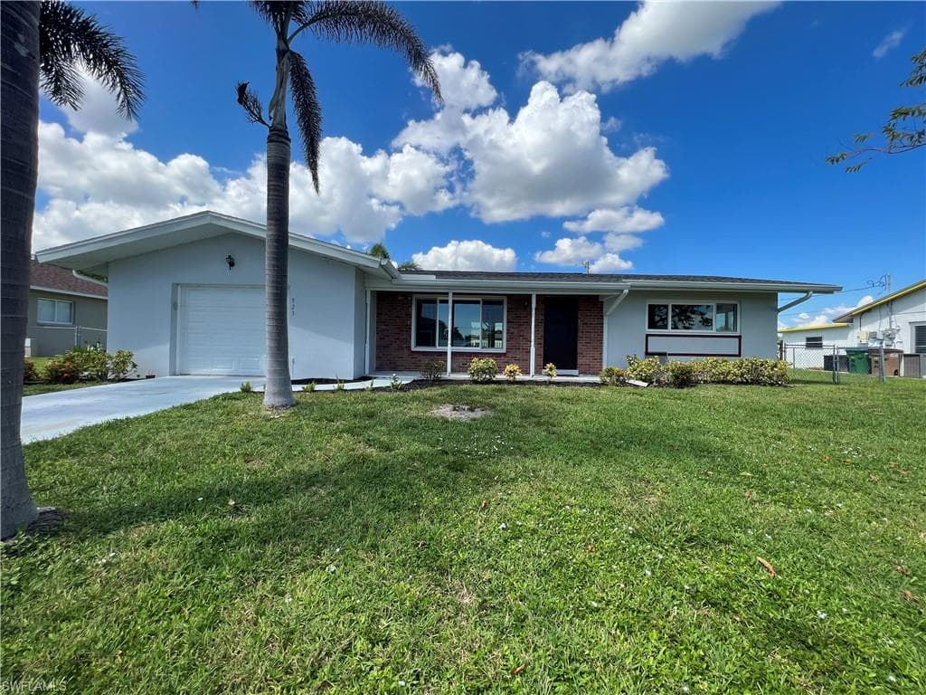 923 SE 32nd ST CAPE CORAL, FL 33904