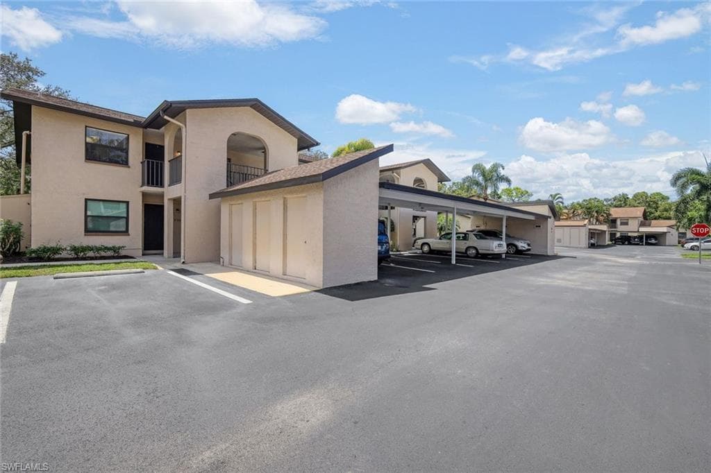 10151 Maddox LN 201 BONITA SPRINGS, FL 34135