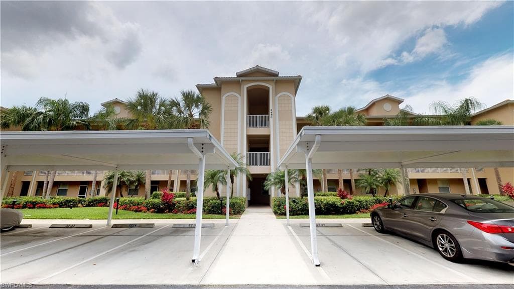 2690 Cypress Trace CIR 3225 NAPLES, FL 34119